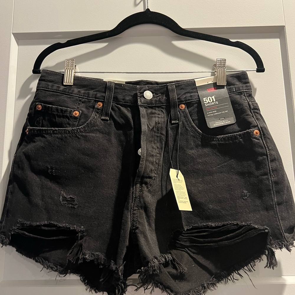 NWT Levi's Women's Distressed Black Jean Shorts